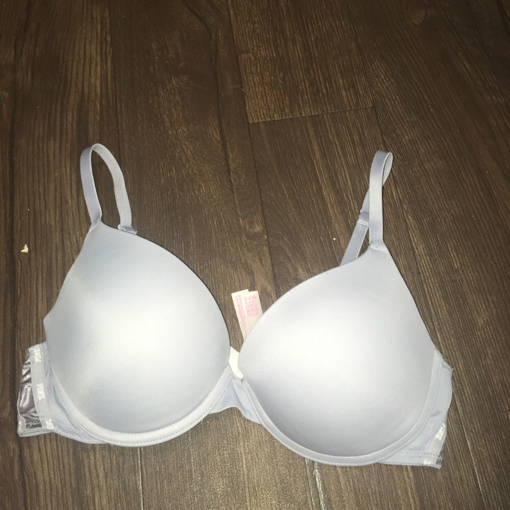 Victoria’s Secret 34D wear Everywhere push-up bra